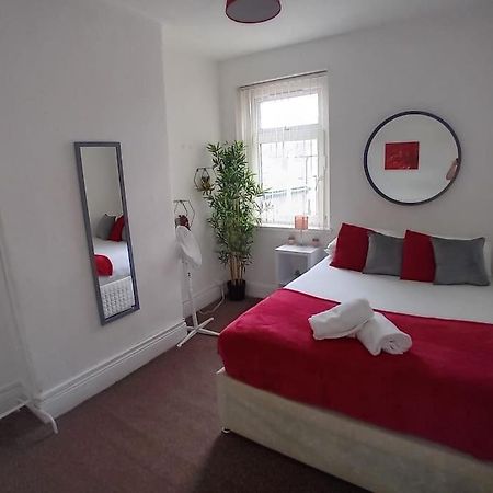 Large Family Home Central Location 3 Double Bedrooms And 1 Single Bedroom Cardiff Buitenkant foto