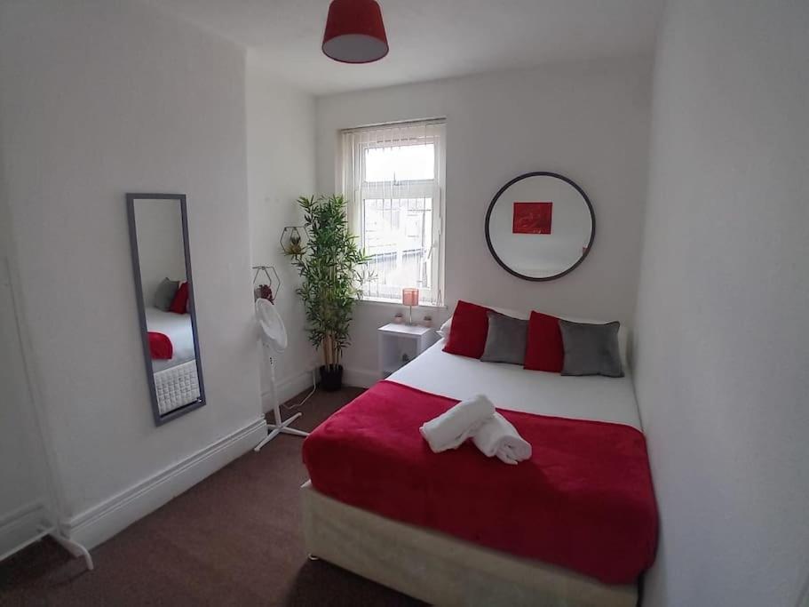 Large Family Home Central Location 3 Double Bedrooms And 1 Single Bedroom Cardiff Buitenkant foto