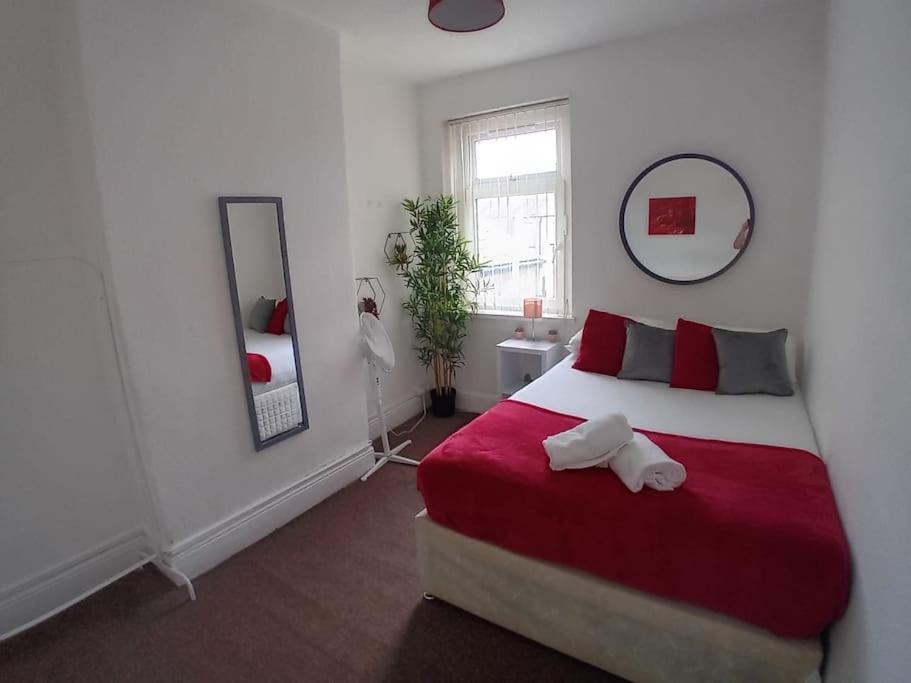 Large Family Home Central Location 3 Double Bedrooms And 1 Single Bedroom Cardiff Buitenkant foto