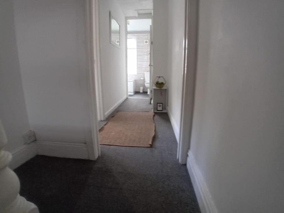 Large Family Home Central Location 3 Double Bedrooms And 1 Single Bedroom Cardiff Buitenkant foto