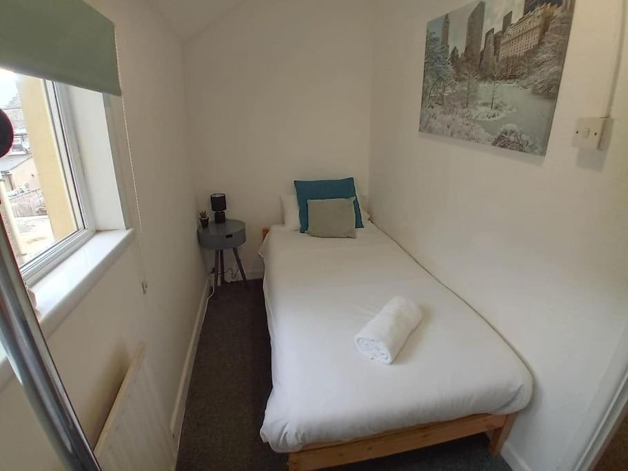 Large Family Home Central Location 3 Double Bedrooms And 1 Single Bedroom Cardiff Buitenkant foto