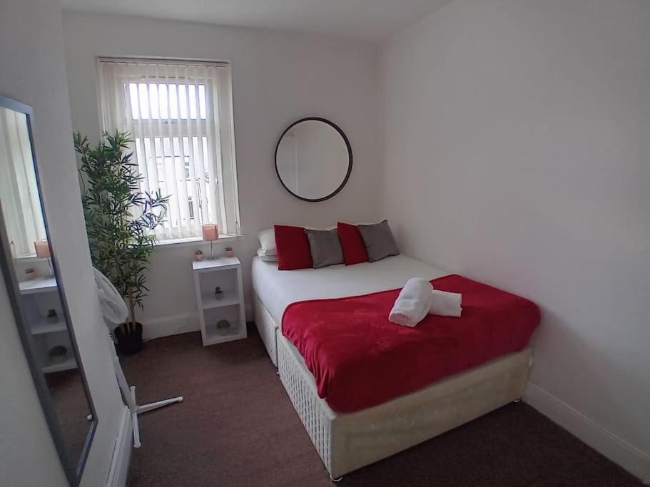 Large Family Home Central Location 3 Double Bedrooms And 1 Single Bedroom Cardiff Buitenkant foto